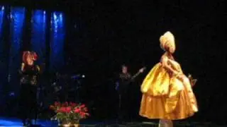 Rita Ribeiro canta 