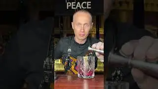 Простой в приготовлении коктейль, на водке Белая Сова морошка.