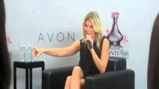 Звезда Fergie на пресс-конференции