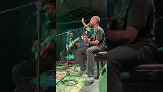 "Nei suoi occhi socchiusi miliardi di stelleChe esplodono in cielo" 🌠✨ #venerus #music #concert