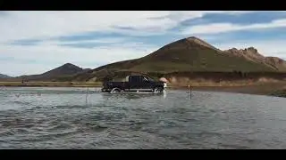 Crosing #iceland river to Landmannalaugar..