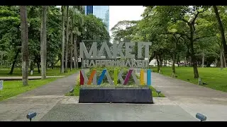 Stroll at the beautiful Ayala Triangle in #Makati PH 🇵🇭