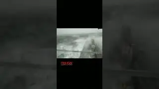 сухогруз попал в шторм