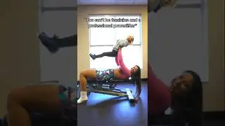 GIANT WOMAN BENCH PRESSES SHORT WOMAN💪 
