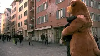 Мы должны замаскироваться, чтобы быть ближе.