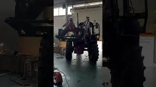Трактор BELARUS с фронтальным погрузчиком