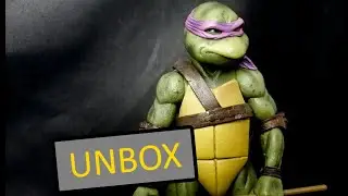 NECA Teenage Mutant Ninja Turtles - Donatello (1990 Movie) UNBOX