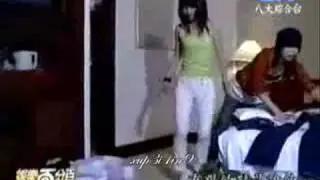 Hebe在04庆功hotel的一切小孩子行为。。。