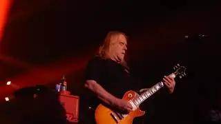 Govt Mule - Banks of The Deep End - The Caverns - 10/03/19  DSCN9035