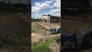 Дробление жби дымовой трубы высотой 180 метров в щебень.