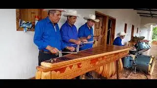 Mi ranchito. .Hermanos Guerra.....Compositore: Felipe Valdez Leal. cantada por Vicente Fernández