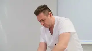 Medicul kinetoterapeut Denis Kiseliov, care activează în Clinica Invitro Diagnostics.