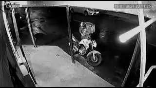 ciclista tenta assaltar motoboy mas...