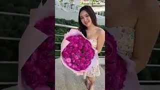 Красивая казахская девушка с пионами Оранж Алматы 