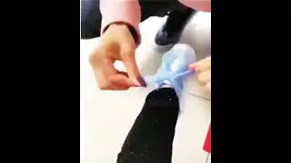 Как надеть бахилы ребёнку.