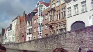 Navegando por los canales de Brujas (Brugge) - Bélgica
