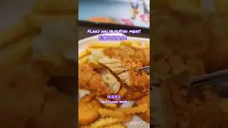 Halibut Fish and Chips in Singapore Hawker – A Rare Find! 🐟🍟 比目鱼和薯条。新加坡小贩中心，稀有！