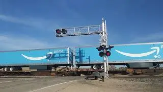 WB BNSF Spine Cars/Intermodal Train With Amazon Prime In Hodge Ca! #bigbossrailfanner