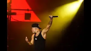 RESIDENTE LE TIRA A #JBALVIN EN VIVO | VIVE LATINO
