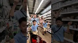 SHION SISIRAN PAKE APA SIH? 😅 #internationalfamily #🇯🇵🇮🇩 #kungfufighting #challenge #trending
