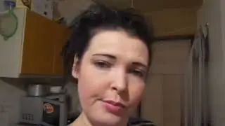 Ревнивая жена разнесла квартиру за измену .