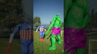 Colossal Titan captain America and HULK 