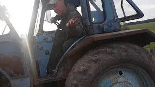 Один из деревни в Минск за картошкой. Королева Анна. Покатушки на тракторе))