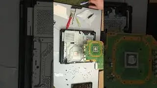замена термопасты на Sony Playstation 4 PRO