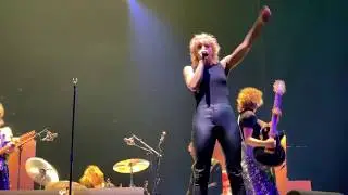 Krezip - In Her Head  (Ziggo Dome 25-10-2019)
