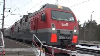 Электровоз ЭП1М-427 с пассажирским поездом