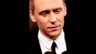 Том Хиддлстон читает 