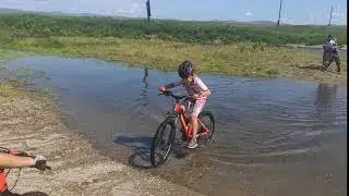 Тася форсирует речку Сон