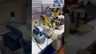 Пример работы устройства укупорки стеклянных банок крышками типа Твист ОФФ под вакуумом УУ-5Н