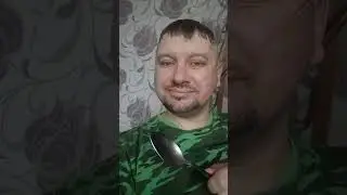 Ukrop ,perekuet pystolety na lojky.Укроп собрался расплавлять писалет в ложку .