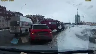 ДТП - разворот по среди дороги!