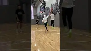 JLin training in NYC: Awkward Finishes attacking the Baseline‼️ #jlin