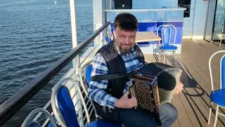 Гармонь Д.И Конькова на Волге Павел Бузин