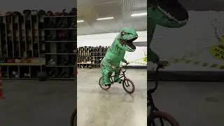 ⚠️ДИНОЗАВР на BMX 🦖🚲 