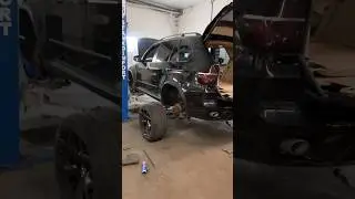 BMW X5 e70 черные диски широкая резина