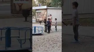 Украинские дети играют в украинский военкомат