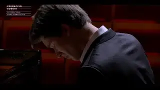Vladimir Petrov plays Bach/Busoni - Chorale prelude «Nun komm, der Heiden Heiland» BWV 659