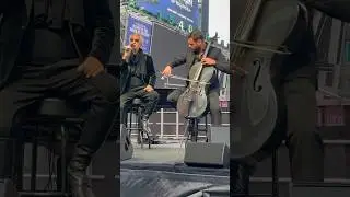 HAUSER - When time stops in Times Square 🤍 