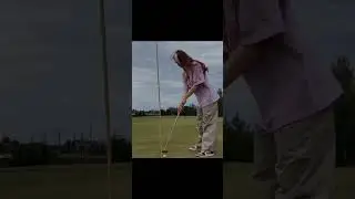 Риви играет в гольф