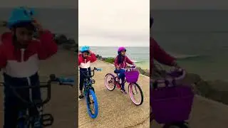 Yeh sea hai, yeh hamari bikes hain aur yahan cycling ho rahi hai