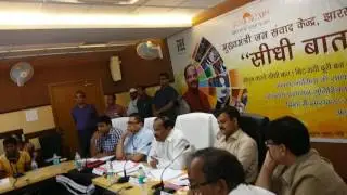 जनता से सीधी बात में सीएम ने गुमला एसपी चंदन झा से पूछा थाना नही संभल रहा है,क्या करते है दारोगाdsp