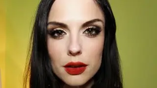 Sexy & Glamorous Makeup Tutorial (Selena Gomez Slow Down Makeup)
