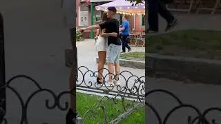 ВСЕ ТАКИ РЕШИЛАСЬ МЕНЯ ОБНЯТЬ 