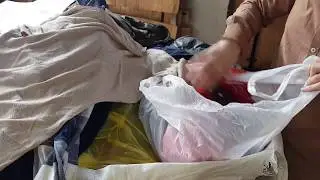 Original secondhand from England, opening a bag