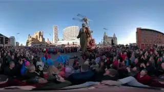 Giant Spectacular 360 VR