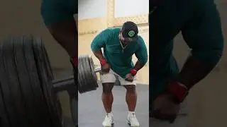 Big Rows for a big man!!! Try this variation of one are rows 💪🏾